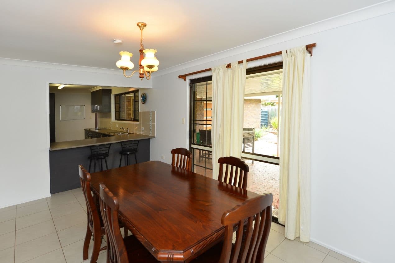 16 Regent Street, DARLING HEIGHTS QLD 4350, Darling Heights - Thumbnail 4