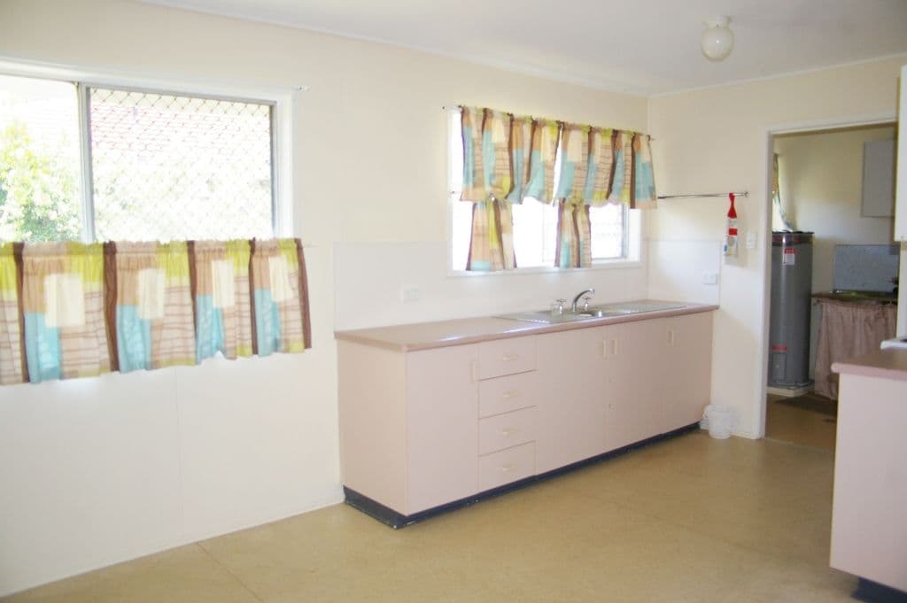 16 Azalea Street, DECEPTION BAY QLD 4508, Deception Bay - Thumbnail 3