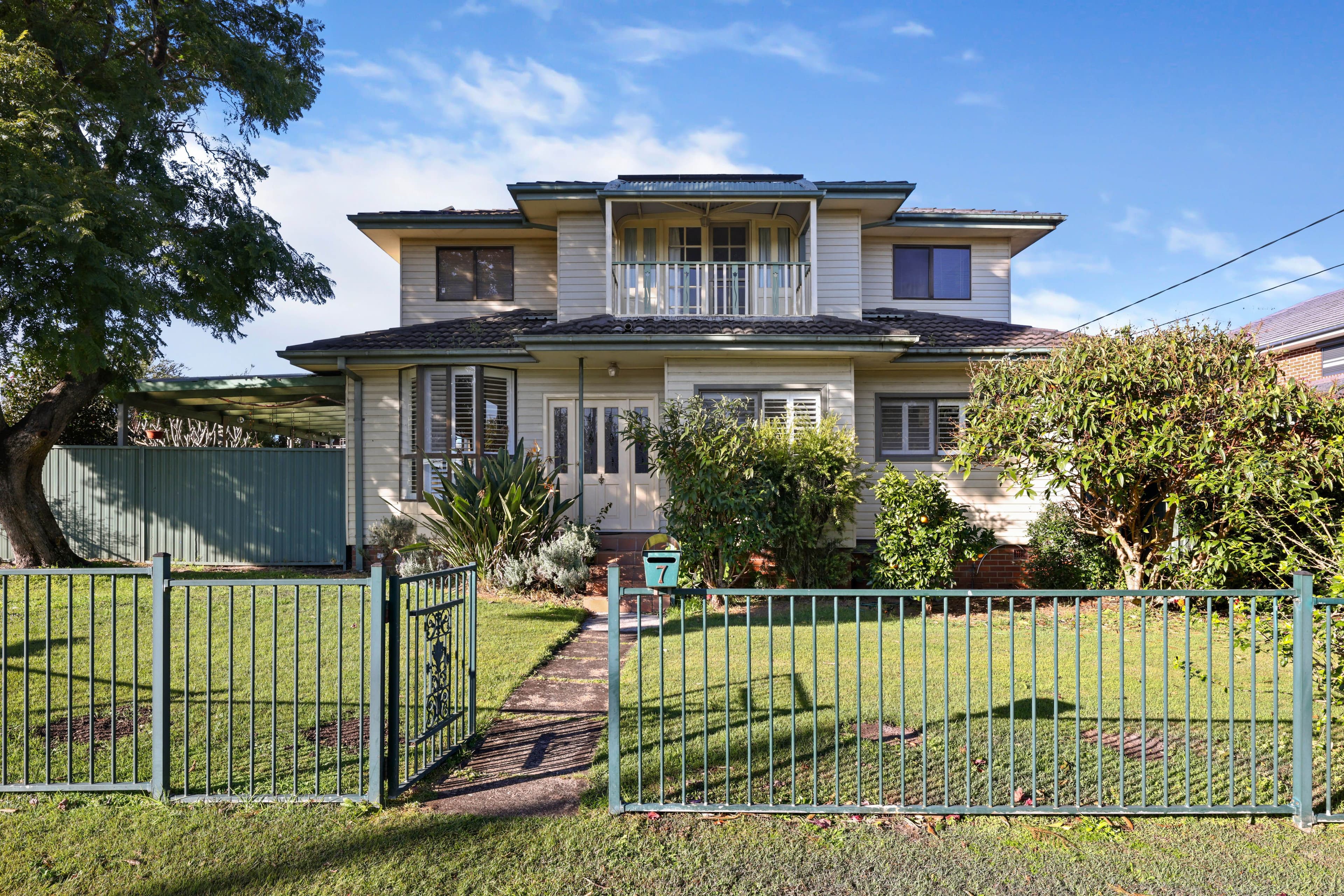 7 Rowell Street, Revesby Heights NSW 2212, Revesby Heights - Thumbnail 2