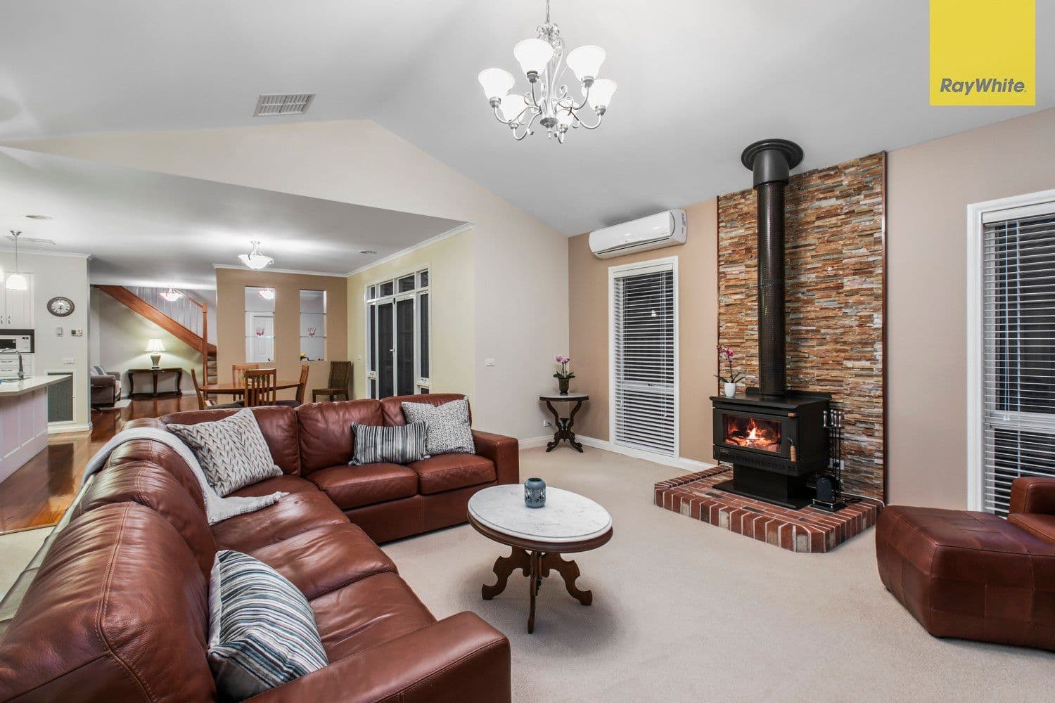 8 Lakeside Drive, Berwick VIC 3806, Berwick - Thumbnail 2