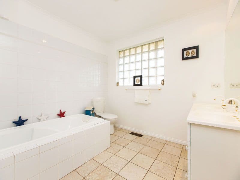 6 Arlington Court, DINGLEY VILLAGE VIC 3172, Dingley Village - Thumbnail 8