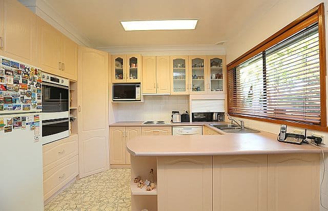 13 Josephine Crescent, Georges Hall NSW 2198, Georges Hall - Thumbnail 3