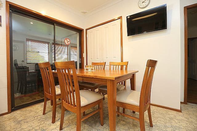 13 Josephine Crescent, Georges Hall NSW 2198, Georges Hall - Thumbnail 4