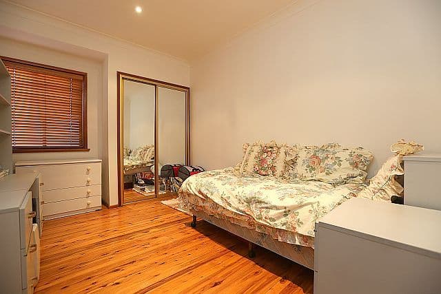 13 Josephine Crescent, Georges Hall NSW 2198, Georges Hall - Thumbnail 8