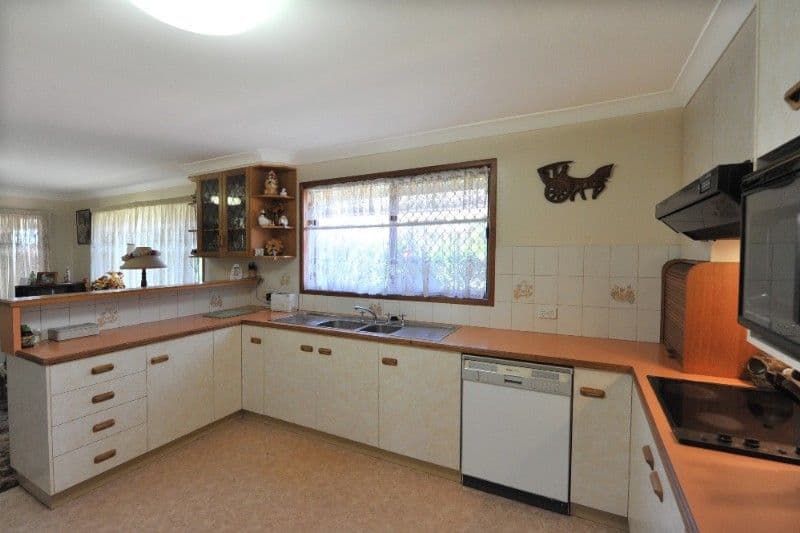32 Arabian Street, HARRISTOWN QLD 4350, Harristown - Thumbnail 2