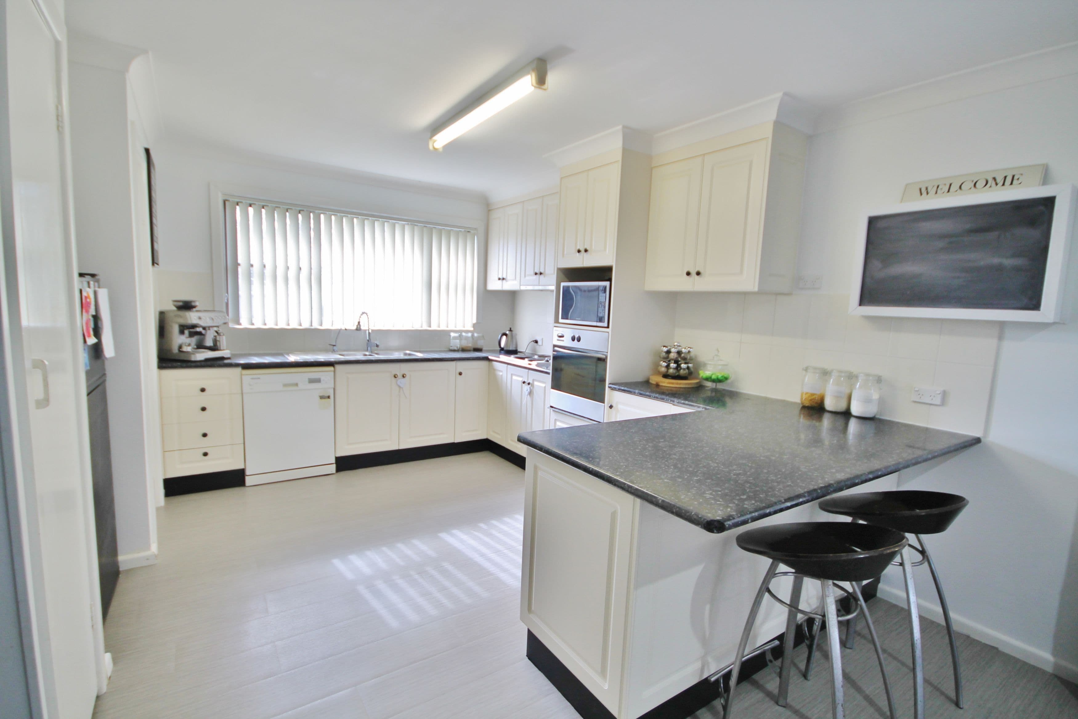 19 Hardy Avenue, Young - Thumbnail 7