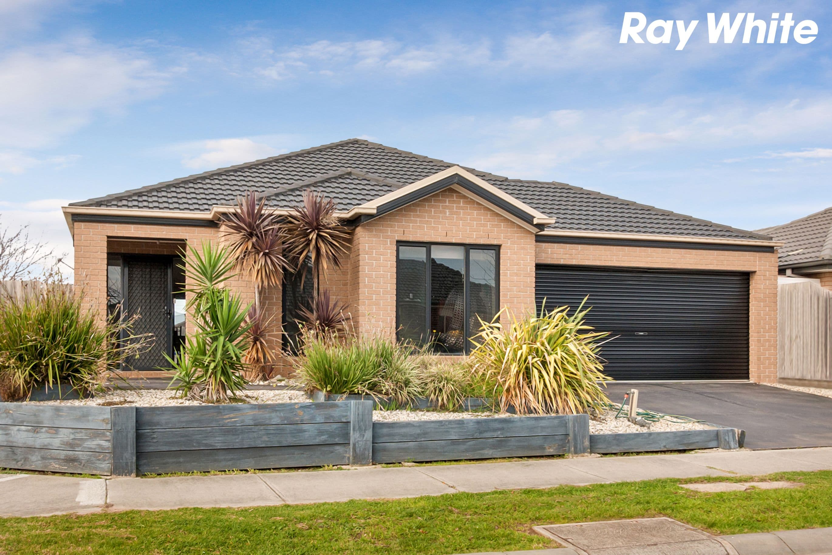 3 Sweet Pea Drive, Pakenham VIC 3810, Pakenham - Thumbnail 2