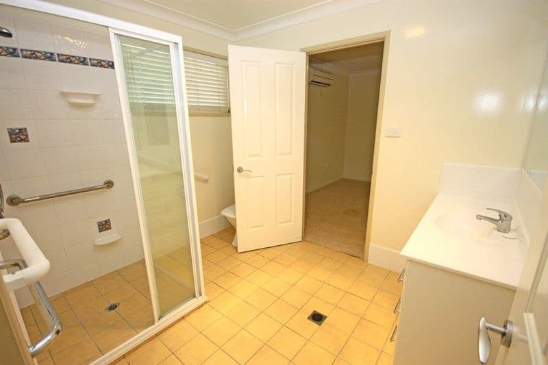 24 Harcla Close, BILOELA QLD 4715, Biloela - Thumbnail 3