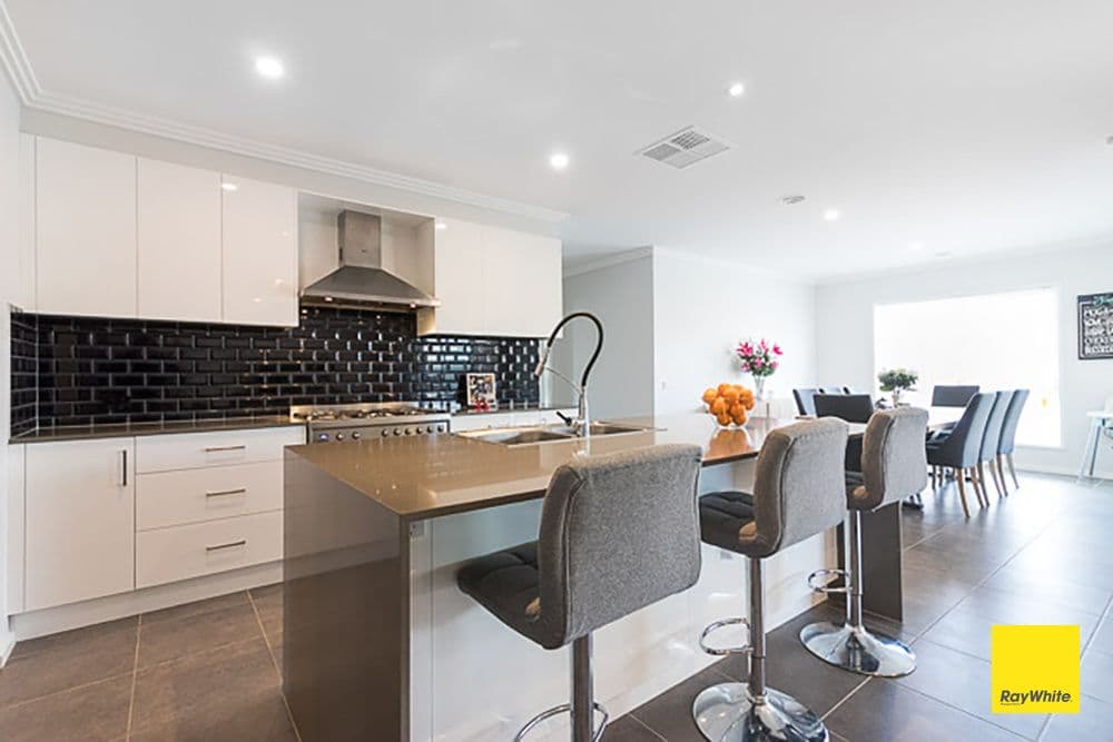 11 Hopkins Street, Bungendore NSW 2621, Bungendore - Thumbnail 2