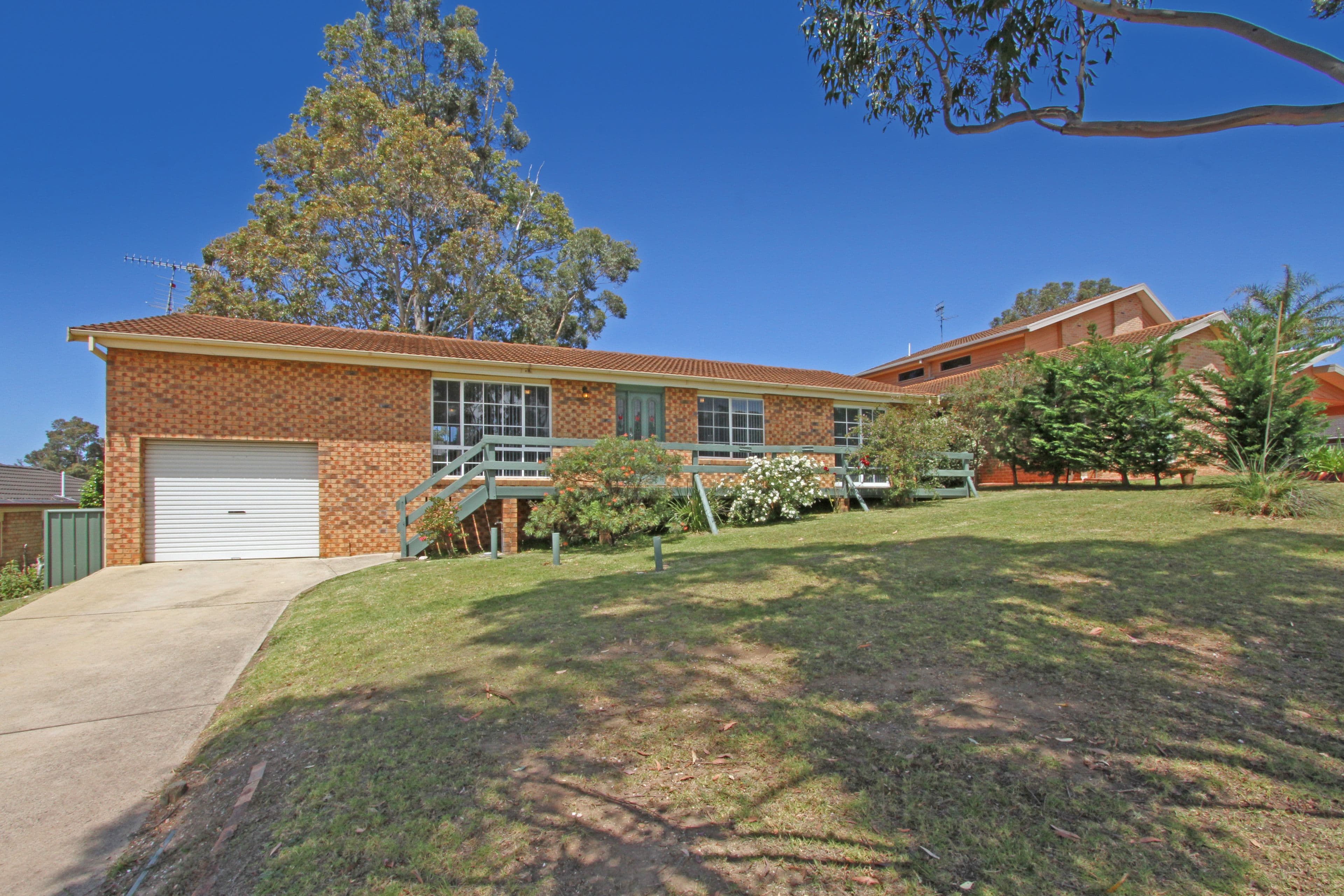 19 Wills Crescent, Denhams Beach - Image 1