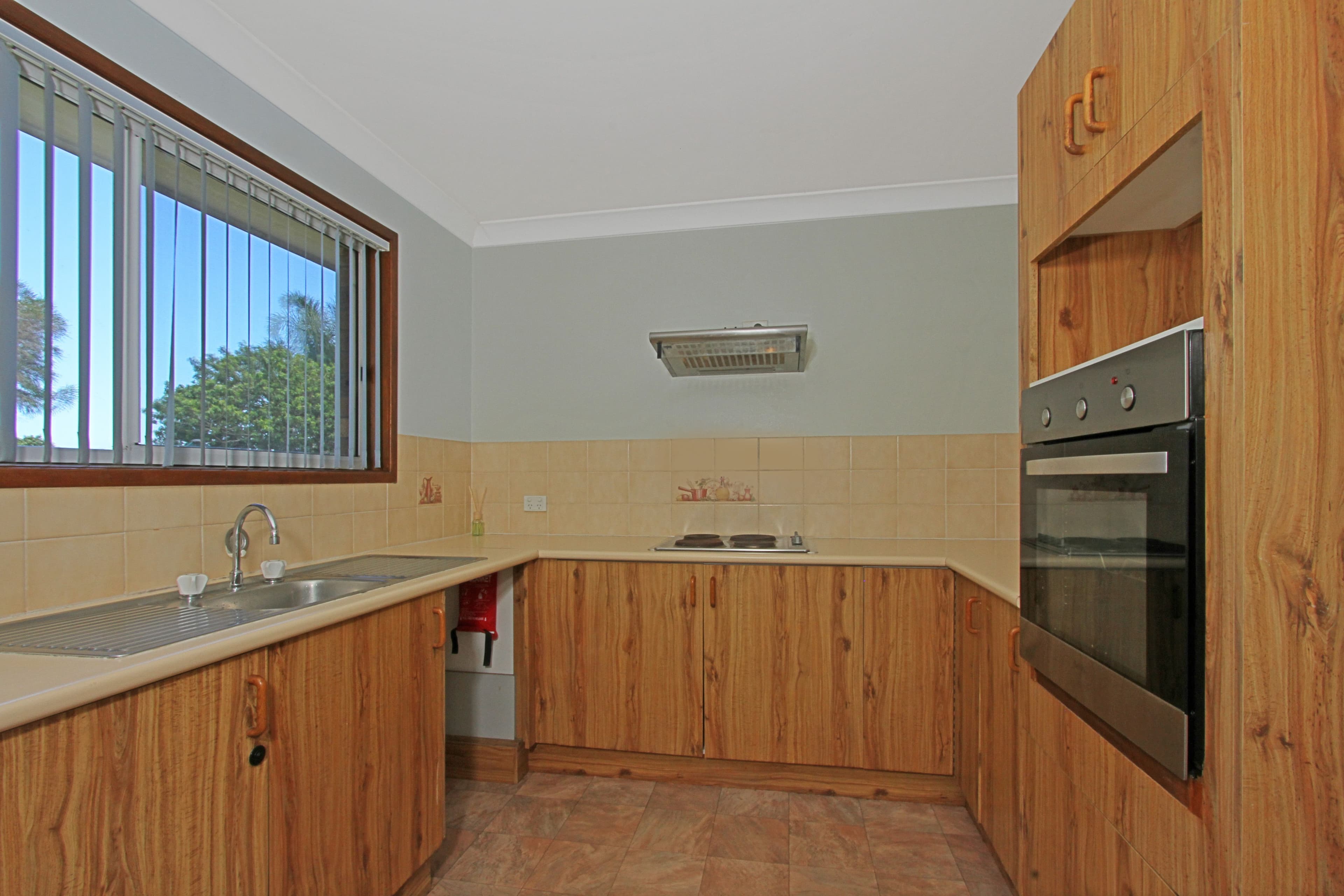 19 Wills Crescent, Denhams Beach - Thumbnail 4