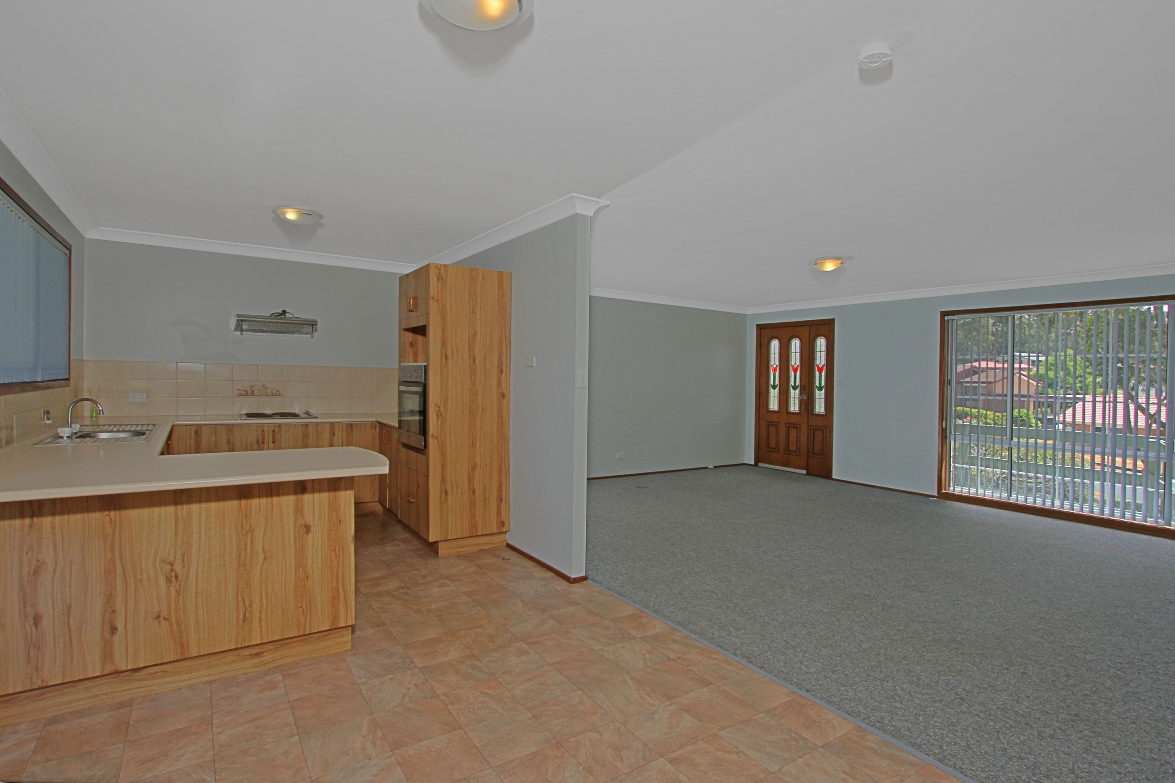 19 Wills Crescent, Denhams Beach - Thumbnail 5