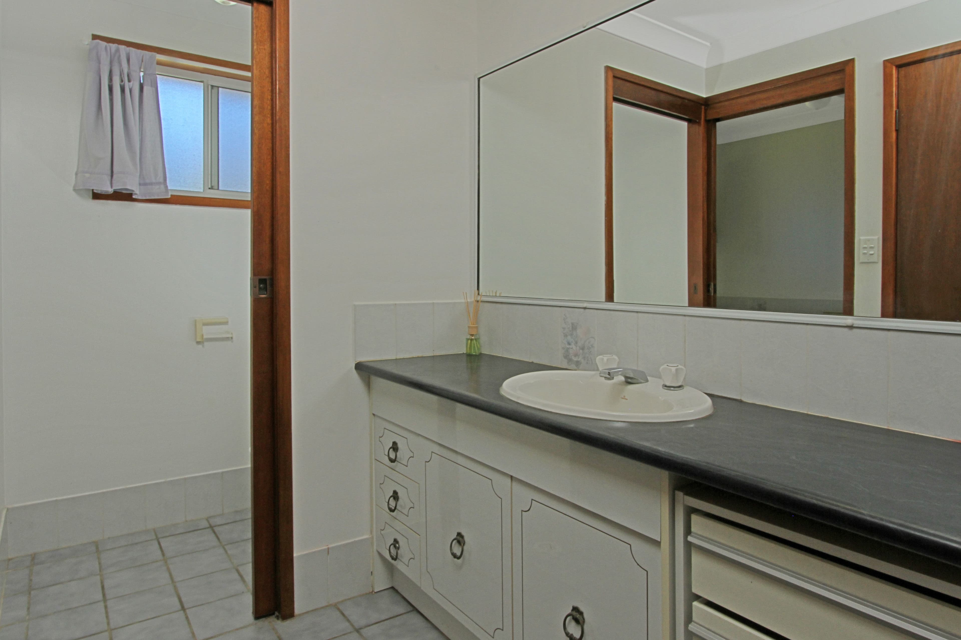 19 Wills Crescent, Denhams Beach - Thumbnail 6