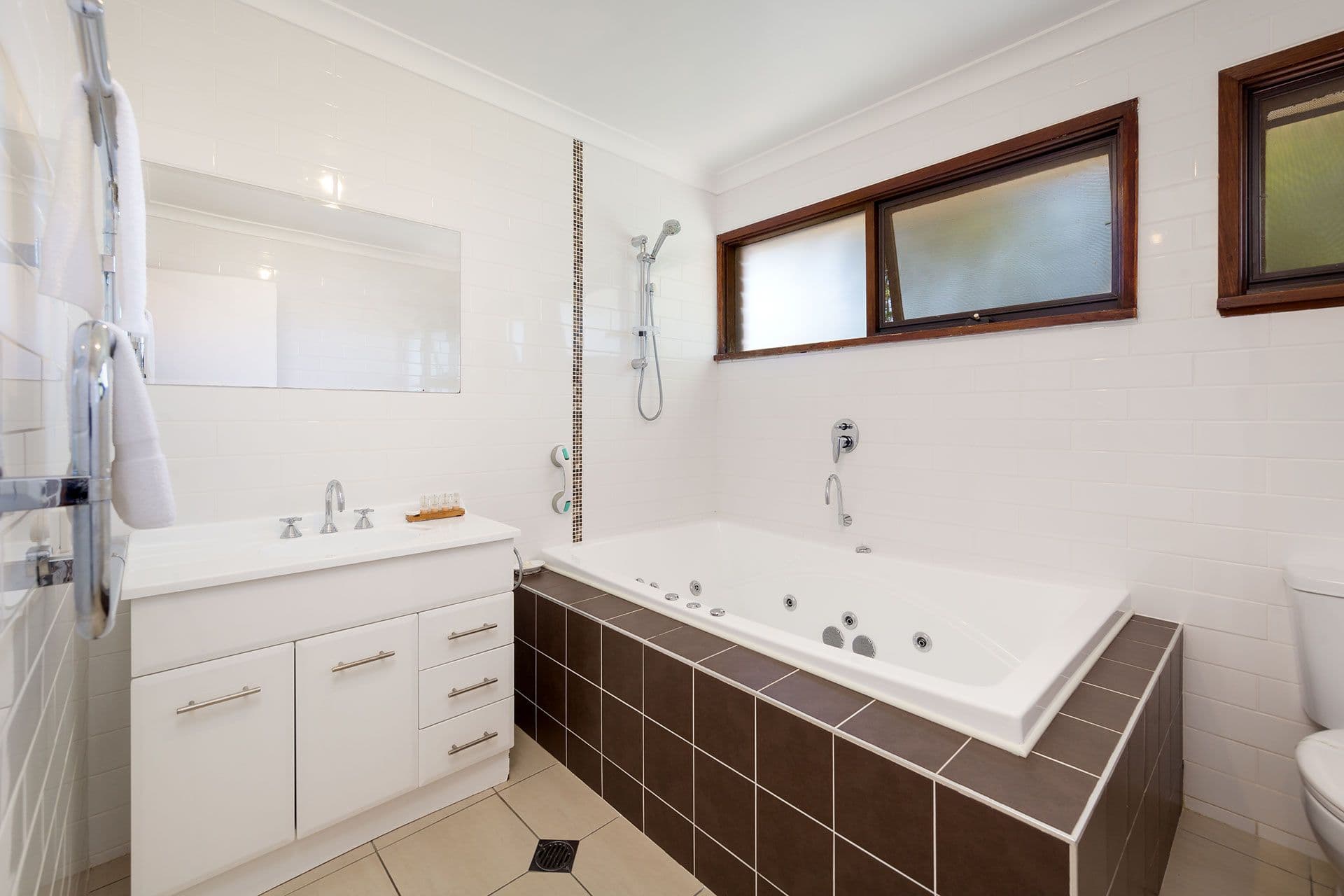 494 Regina Avenue, North Albury - Thumbnail 4
