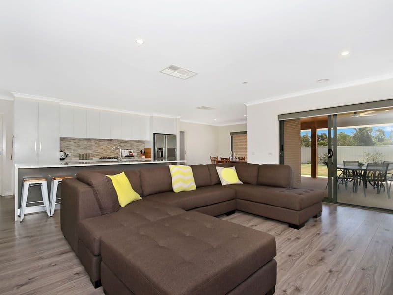 8 Alexander Street, Yarrawonga VIC 3730, Yarrawonga - Thumbnail 2