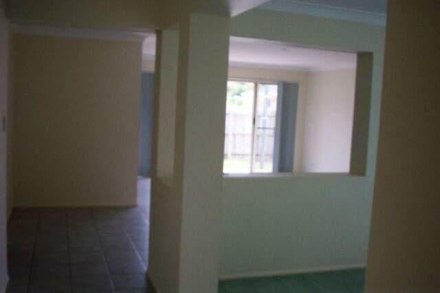 16 Grevillea Place, BRIDGEMAN DOWNS QLD 4035, Bridgeman Downs - Thumbnail 2