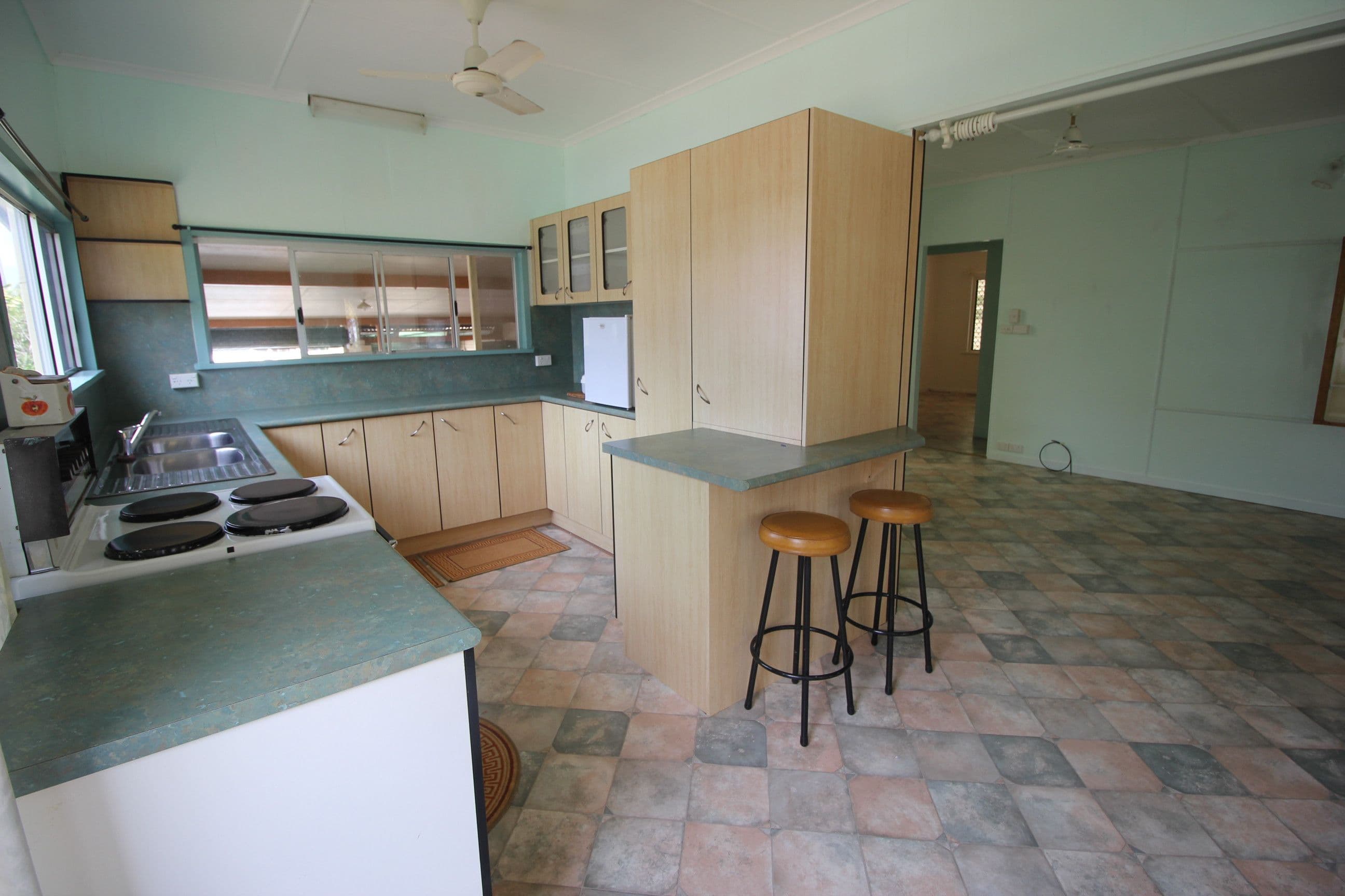 91 Patterson Parade, Lucinda QLD 4850, Lucinda - Thumbnail 2
