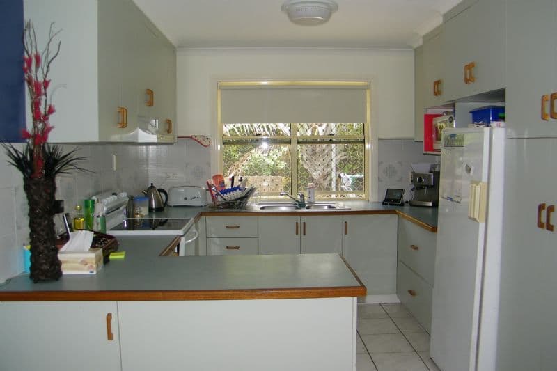 9 Myrtle Court, KIN KORA QLD 4680, Kin Kora - Thumbnail 7