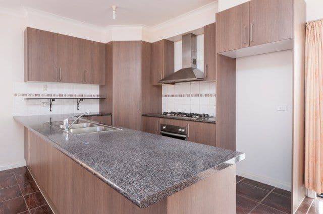 31 Elsternwick Way, CRAIGIEBURN VIC 3064, Craigieburn - Thumbnail 2