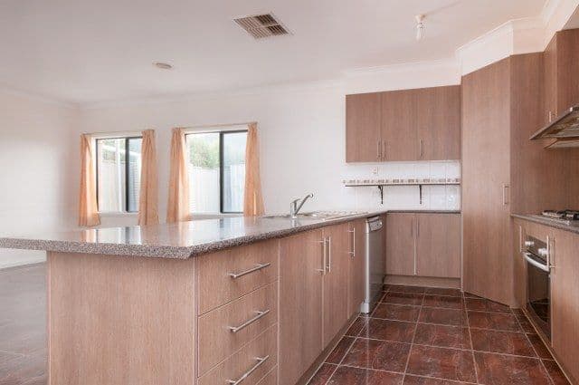 31 Elsternwick Way, CRAIGIEBURN VIC 3064, Craigieburn - Thumbnail 3