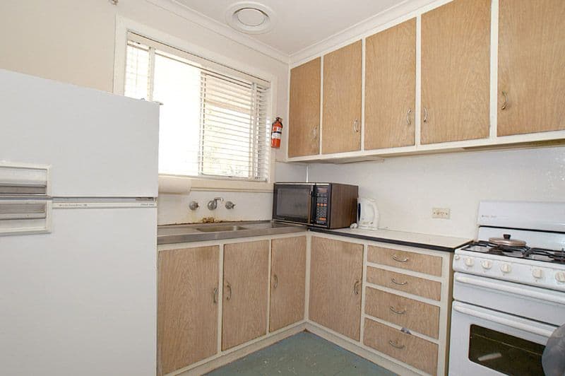 10 Allan Street, NOBLE PARK VIC 3174, Noble Park - Thumbnail 2