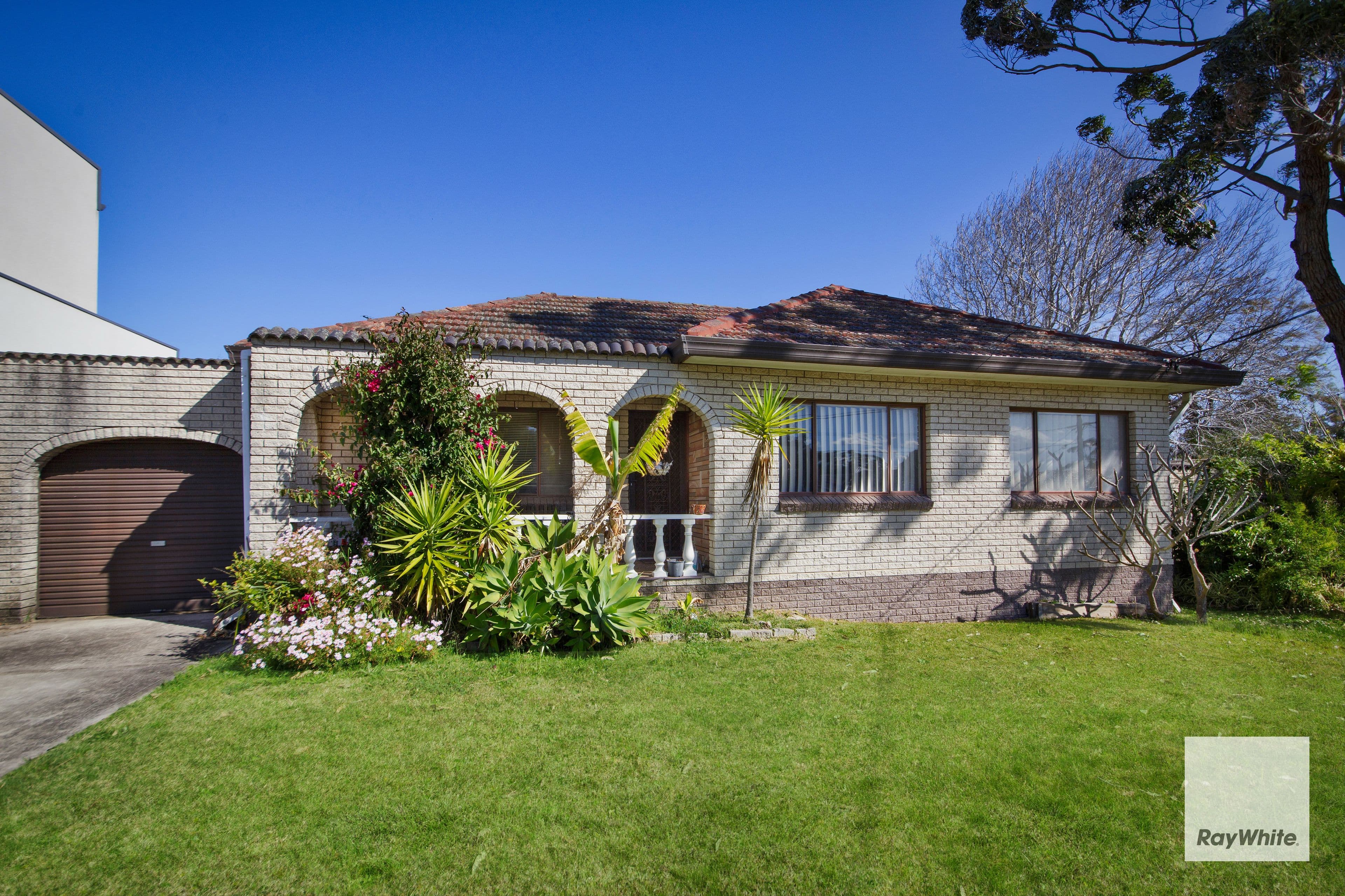 8 Mandur Place, Caringbah South NSW 2229, Caringbah South - Thumbnail 2