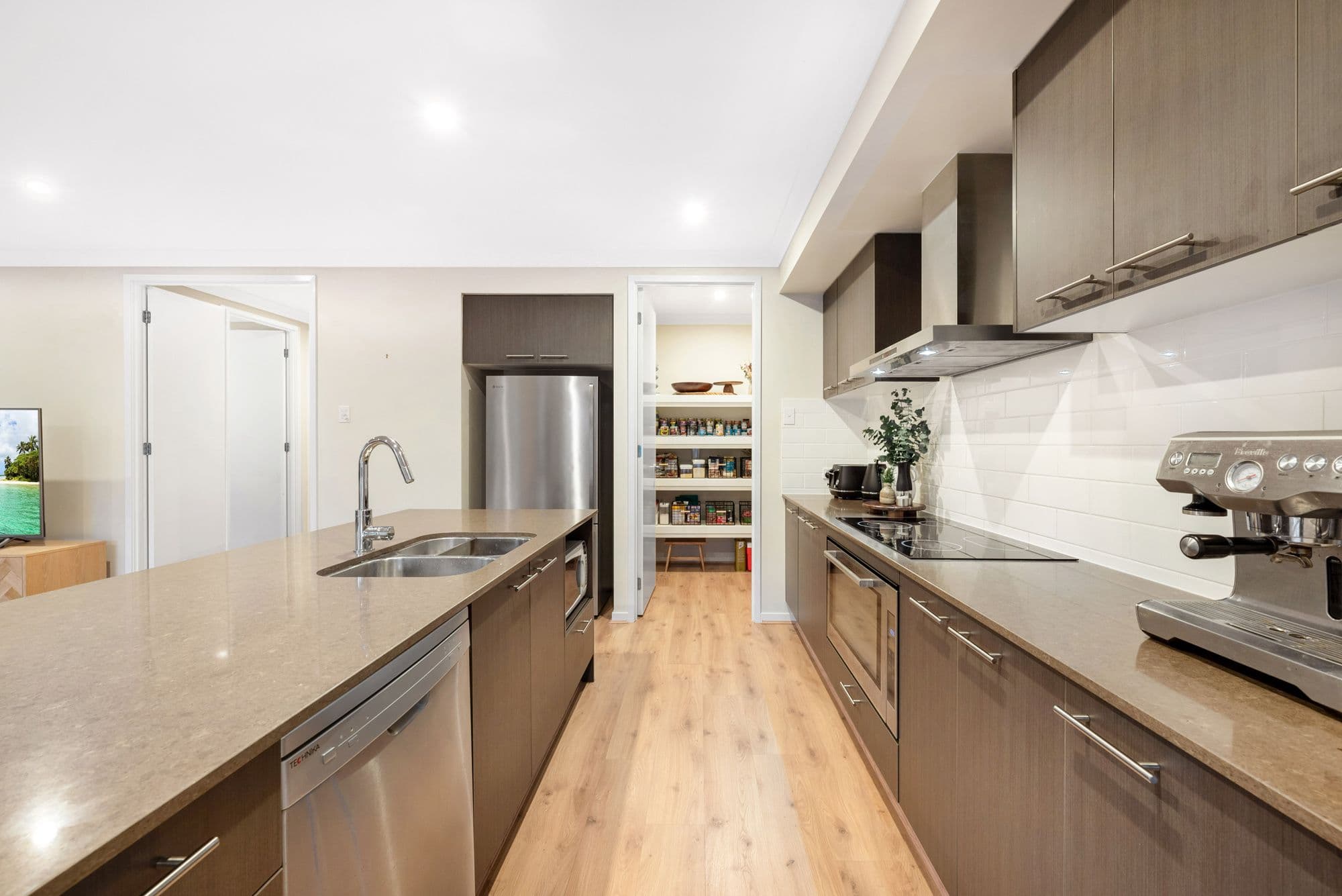 19 Virae Street, The Gap QLD 4061, The Gap - Thumbnail 4