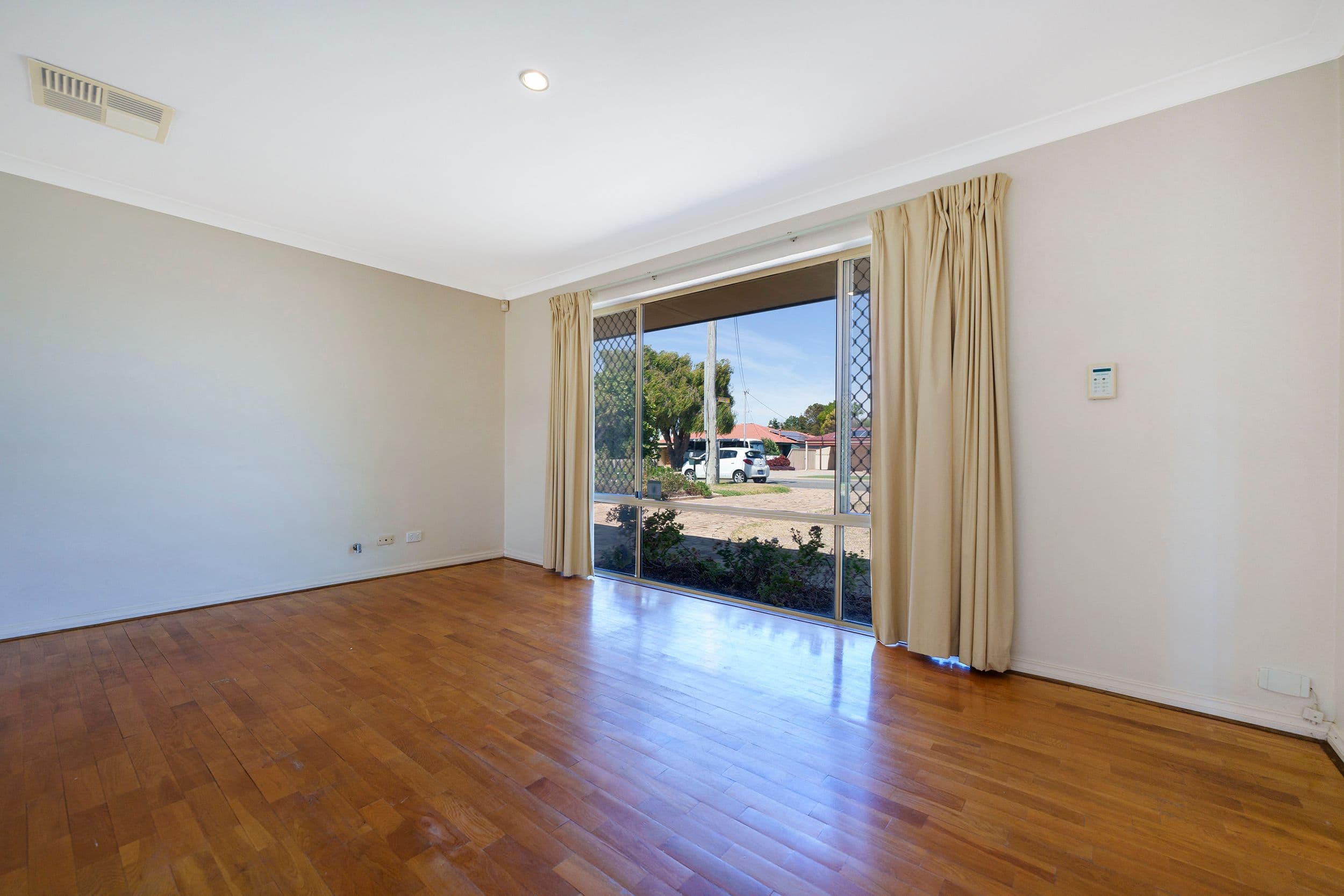 67 Goongarrie Drive, Waikiki WA 6169, Waikiki - Thumbnail 5
