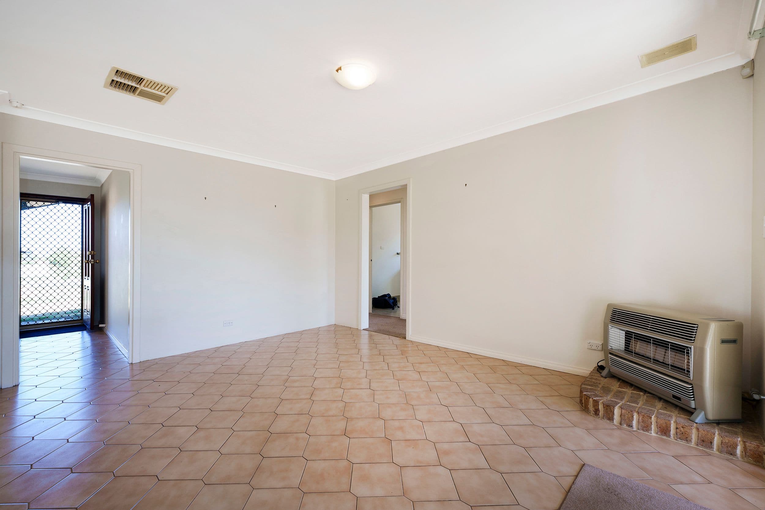 67 Goongarrie Drive, Waikiki WA 6169, Waikiki - Thumbnail 8