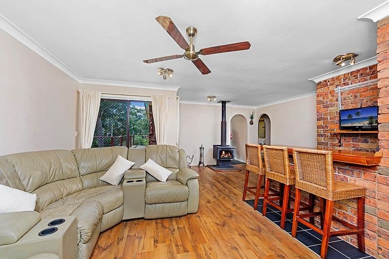 5 Jeannie Crescent, BERKELEY VALE NSW 2261, Berkeley Vale - Thumbnail 2