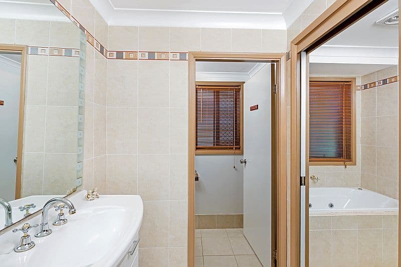 5 Jeannie Crescent, BERKELEY VALE NSW 2261, Berkeley Vale - Thumbnail 8