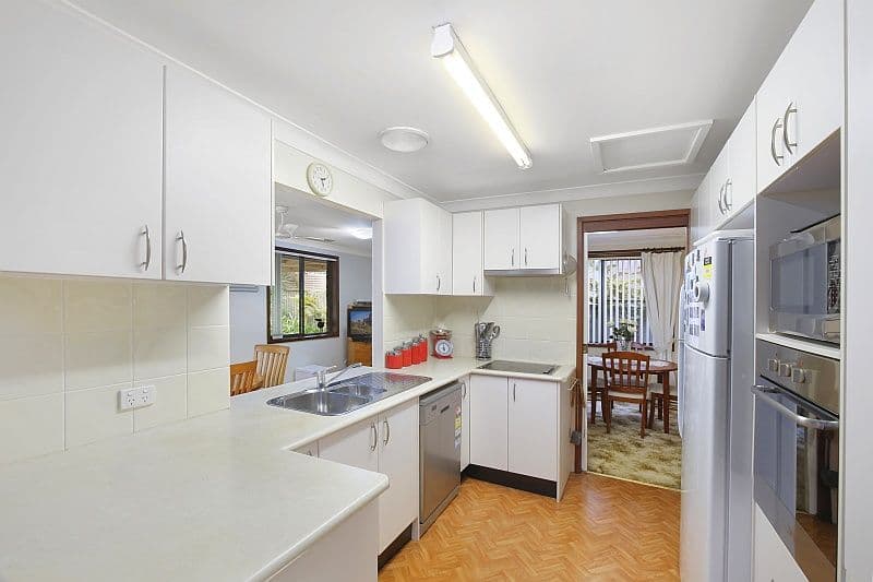 12 Sunnyhills Terrace, BERKELEY VALE NSW 2261, Berkeley Vale - Thumbnail 3