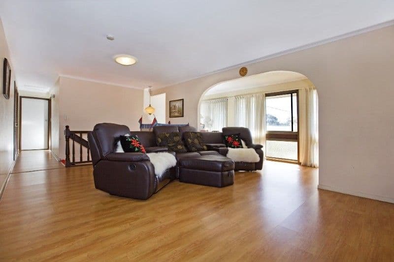 43 Greenview Avenue, ROCHEDALE SOUTH QLD 4123, Rochedale South - Thumbnail 3