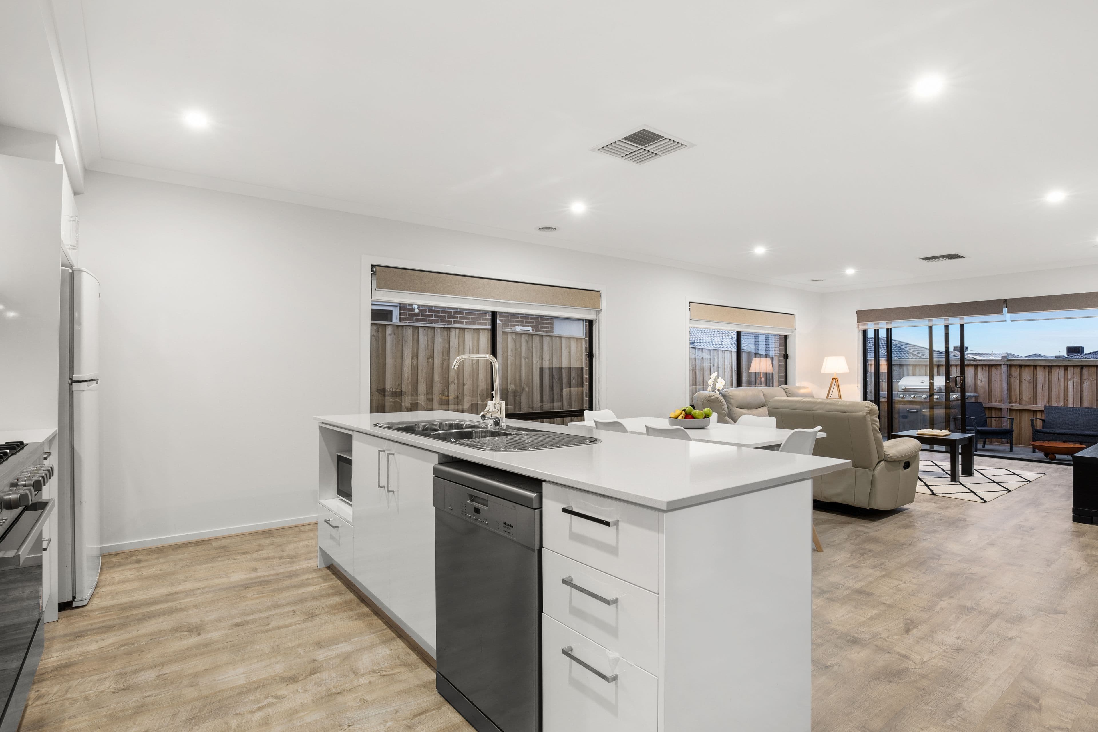 17 Cottle Drive, Clyde VIC 3978, Clyde - Thumbnail 4