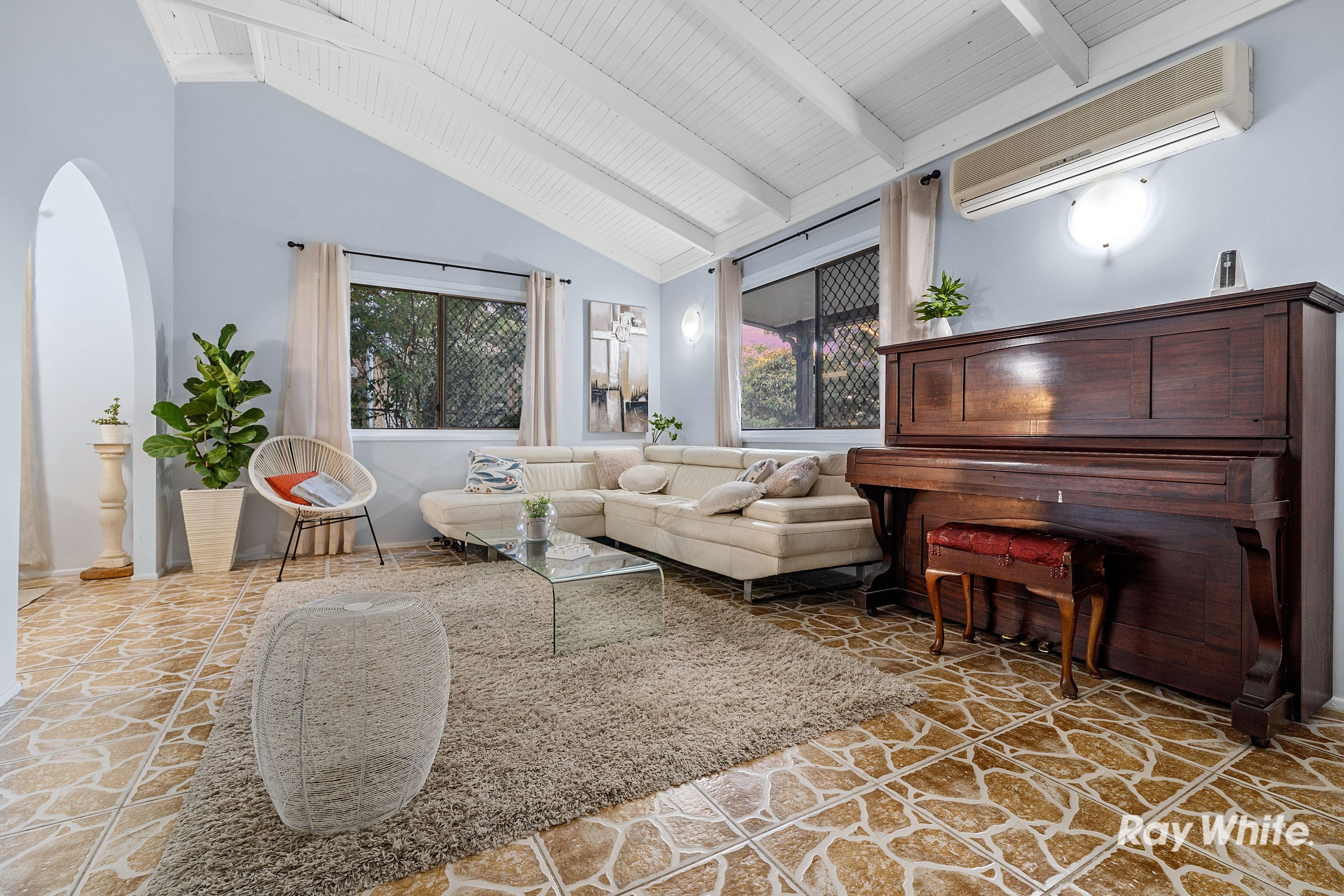 4 Hinde Street, Waterford West QLD 4133, Waterford West - Thumbnail 2