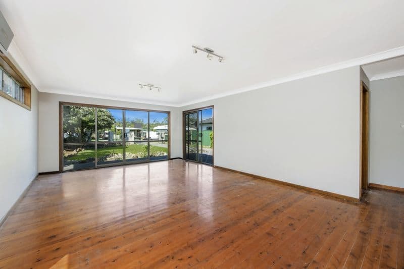 14 Kerry Crescent, Berkeley Vale NSW 2261, Berkeley Vale - Thumbnail 4