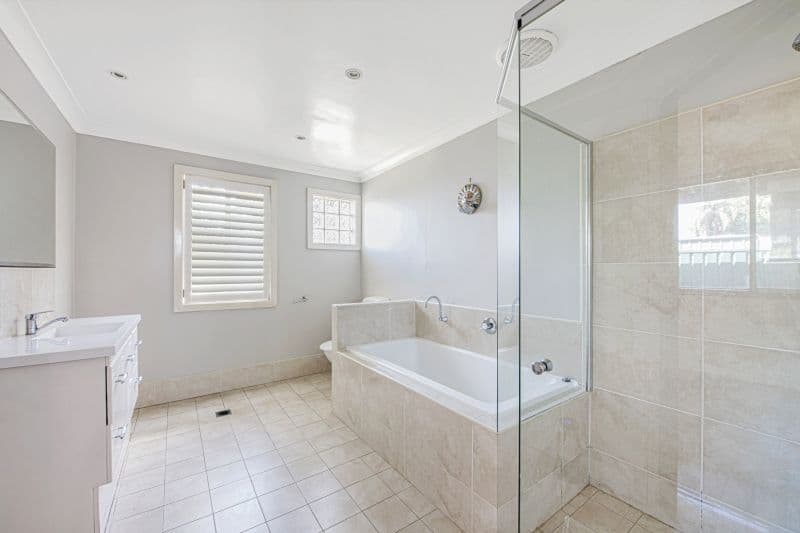 14 Kerry Crescent, Berkeley Vale NSW 2261, Berkeley Vale - Thumbnail 5