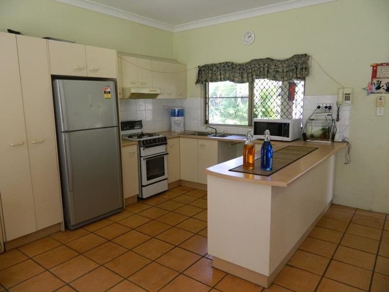 13 Vigilant Close, BENTLEY PARK QLD 4869, Bentley Park - Thumbnail 4
