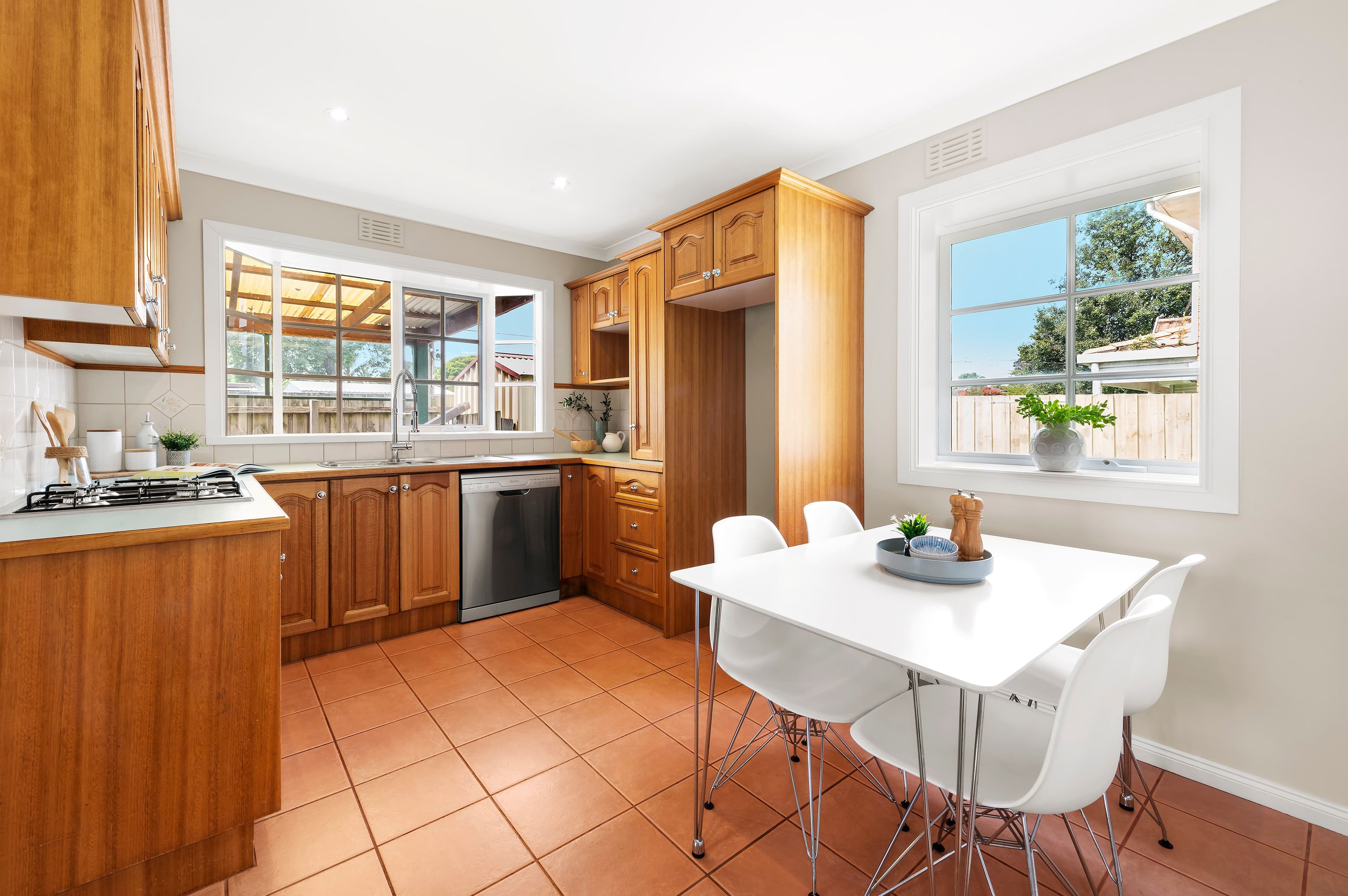 16 Neal Street, Bayswater VIC 3153, Bayswater - Thumbnail 4