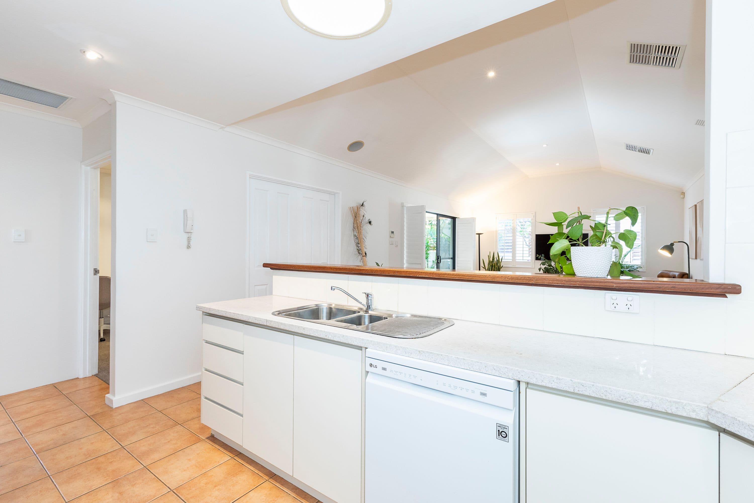 11A Fairfield Street, Mount Hawthorn WA 6016, Mount Hawthorn - Thumbnail 6