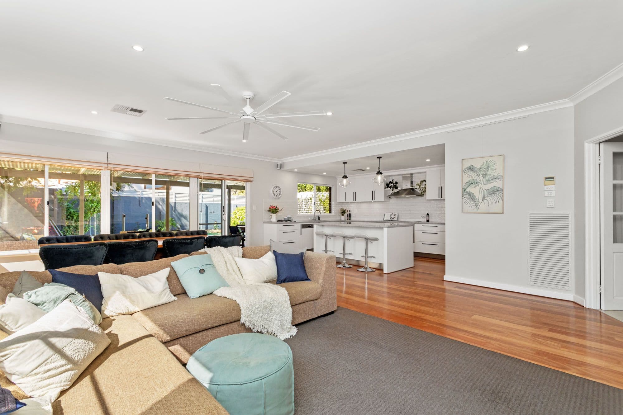 8 Hesperia Avenue, City Beach WA 6015, City Beach - Thumbnail 3