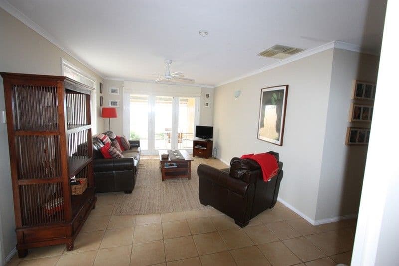 1 Crest Drive, SEAFORD RISE SA 5169, Seaford Rise - Thumbnail 4