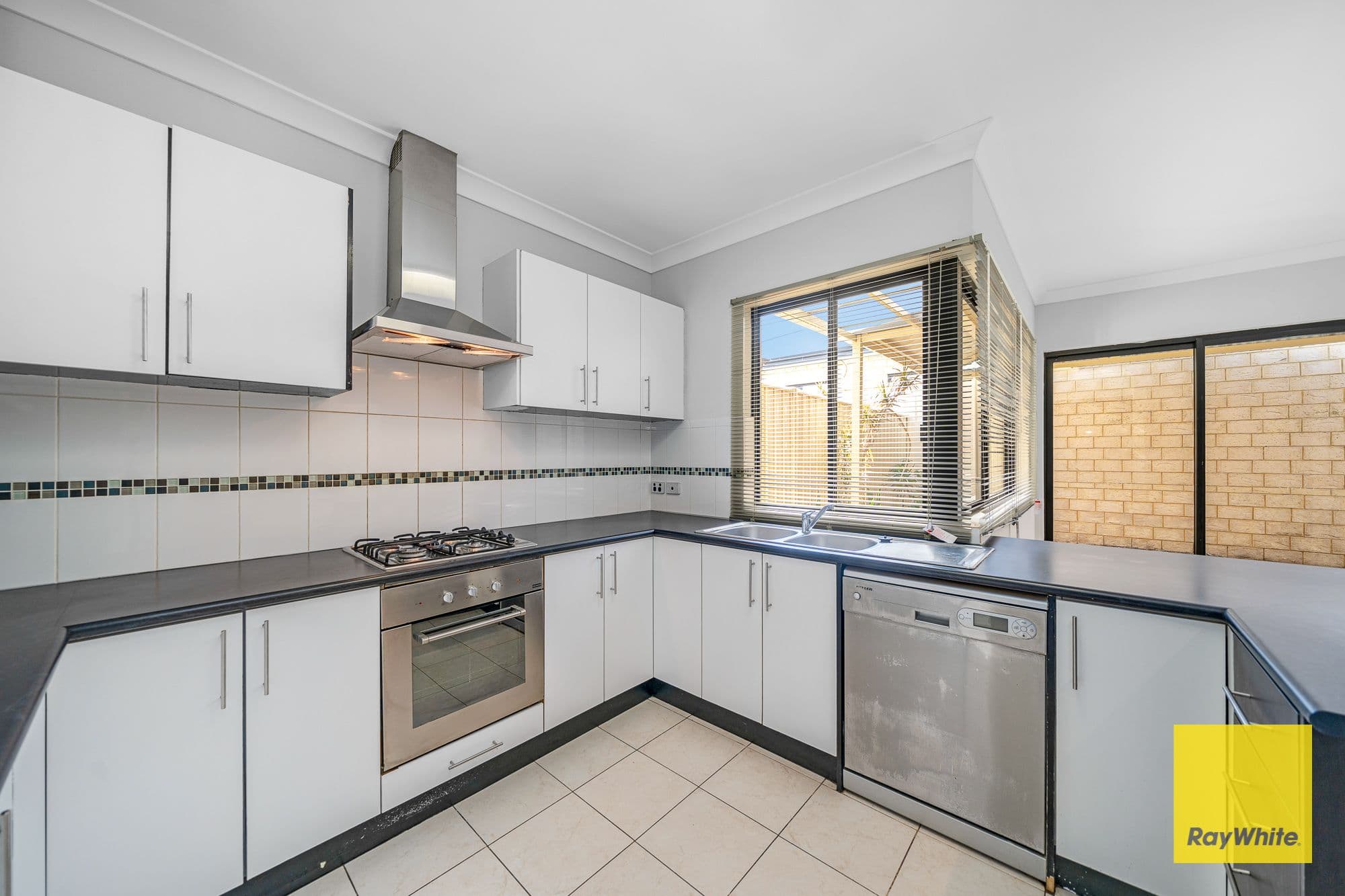 147 Wilmington Crescent, Balga WA 6061, Balga - Thumbnail 6