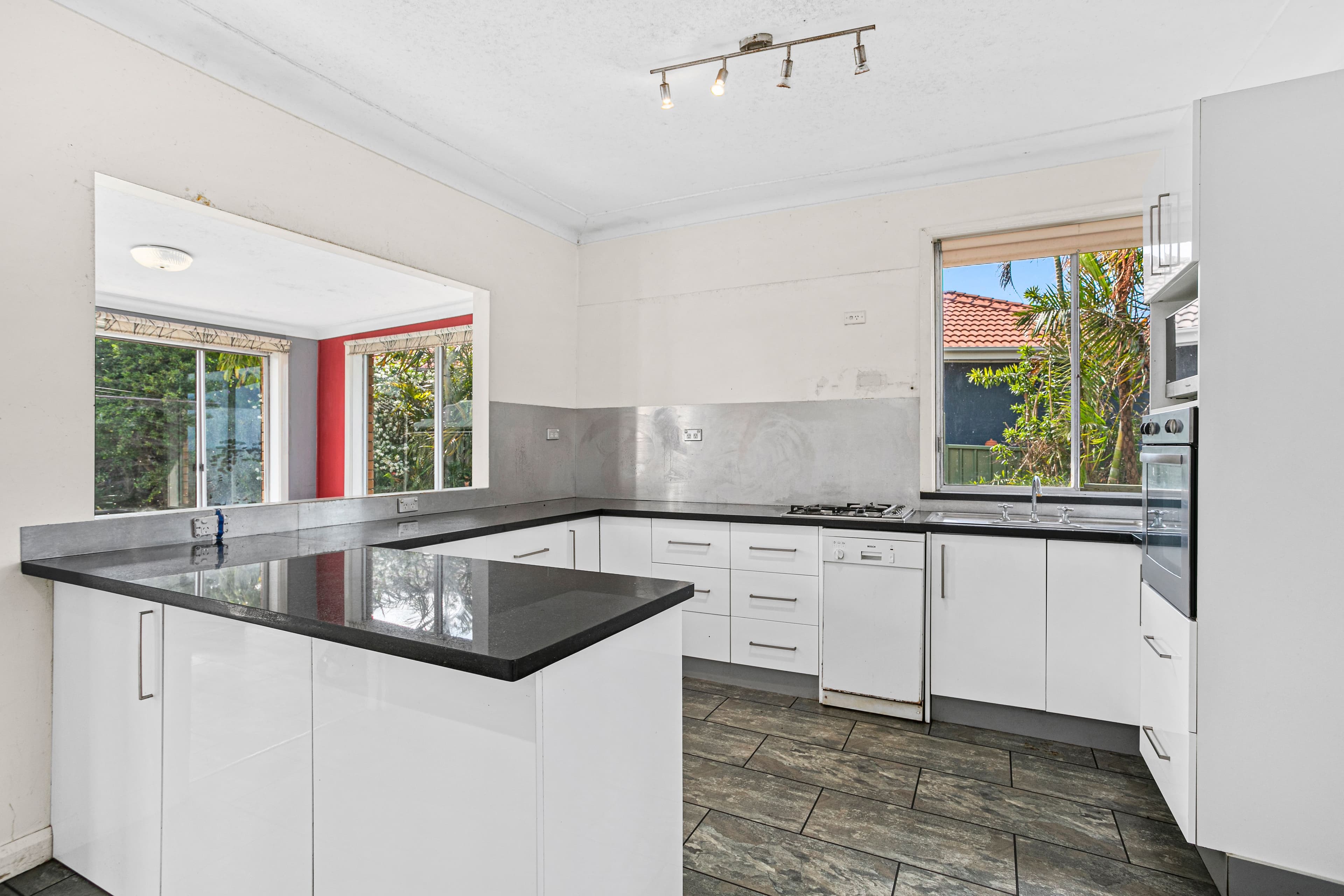 69 The Boulevarde, Oak Flats NSW 2529, Oak Flats - Thumbnail 5
