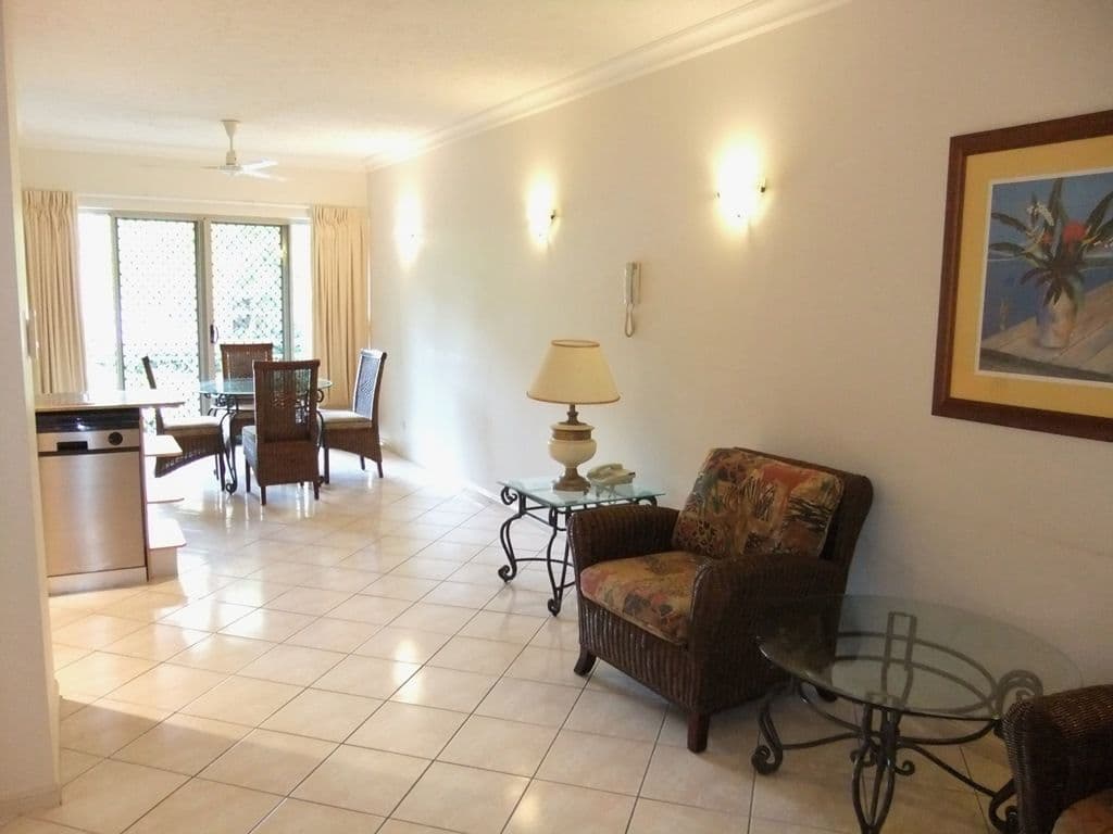 2 Greenslopes Street, CAIRNS NORTH QLD 4870, Cairns North - Thumbnail 2