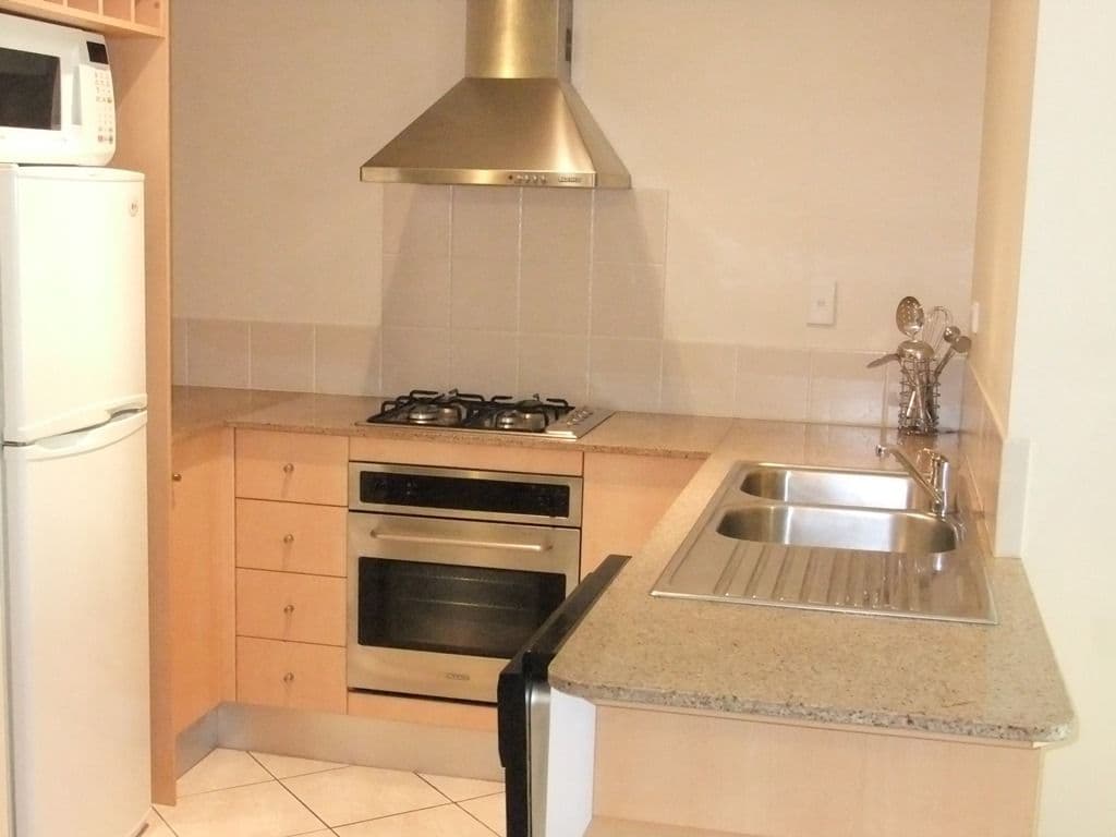 2 Greenslopes Street, CAIRNS NORTH QLD 4870, Cairns North - Thumbnail 7