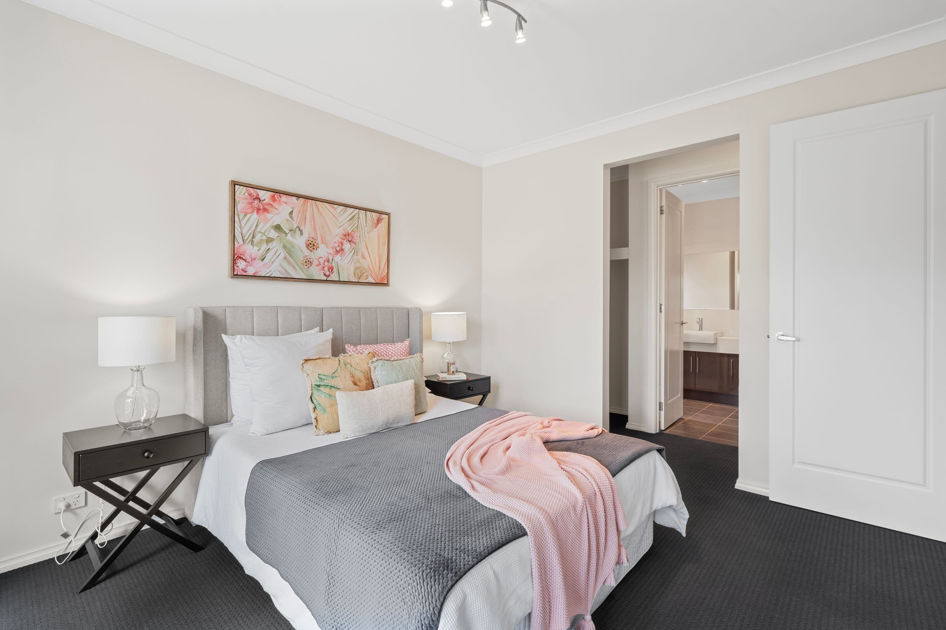 10 Tarranna Avenue, Park Holme SA 5043, Park Holme - Thumbnail 3