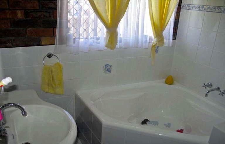 21 Doondoon Street, CURRIMUNDI QLD 4551, Currimundi - Thumbnail 4