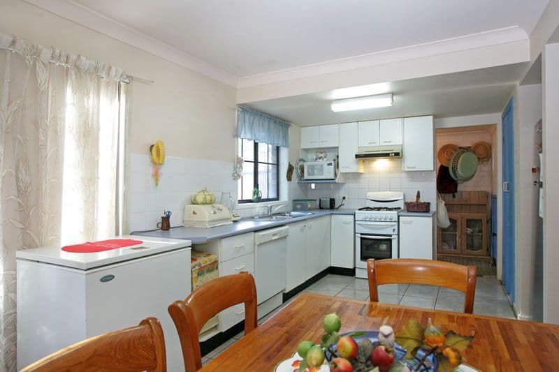21 Adrian Close, BATEAU BAY NSW 2261, Bateau Bay - Thumbnail 2