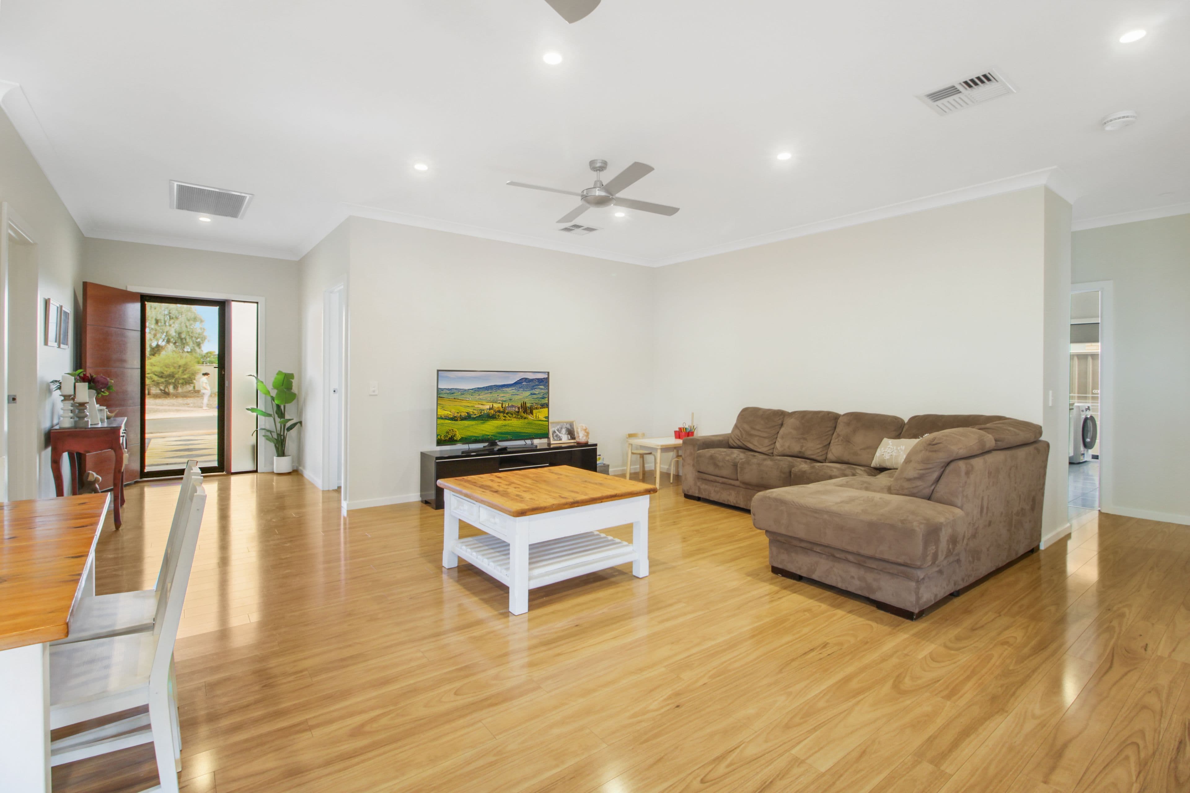 16 Ian Showell Drive, Renmark SA 5341, Renmark - Thumbnail 8
